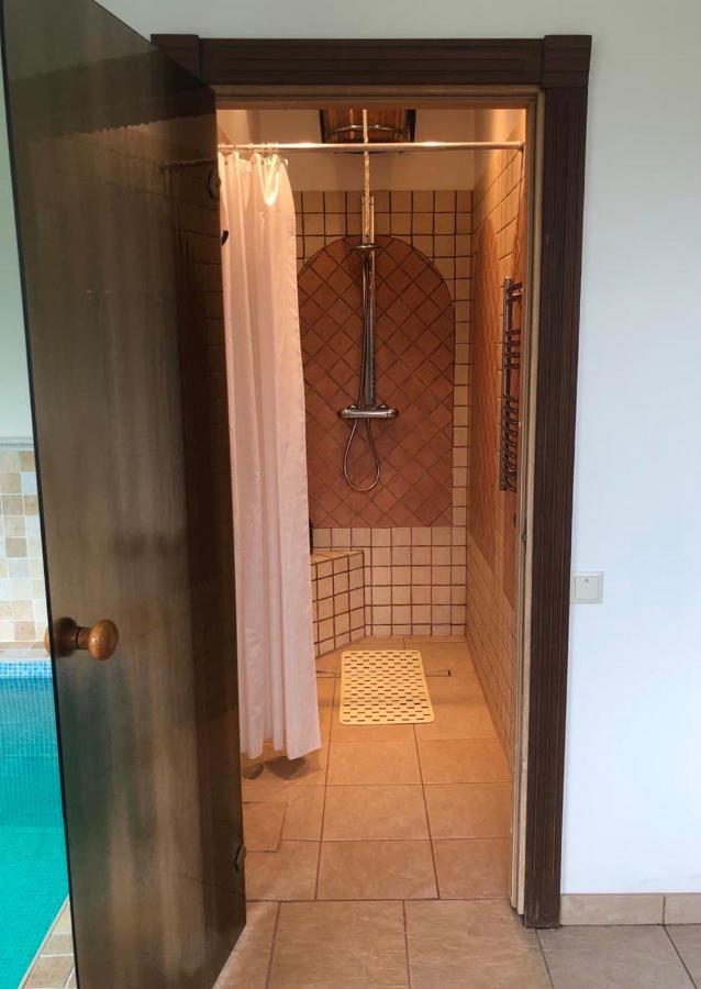 Guests House With Amazing Pool And Sauna Babīte Exterior foto