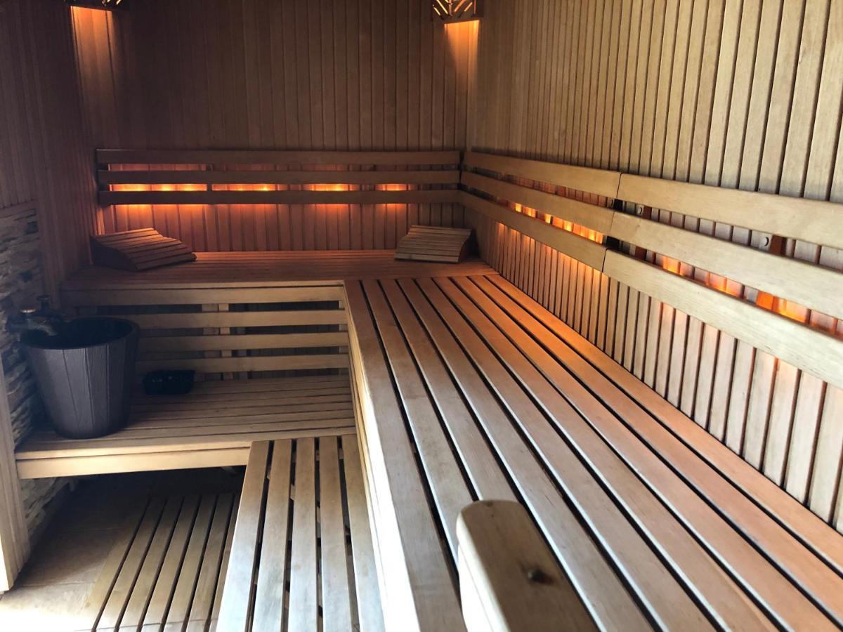 Guests House With Amazing Pool And Sauna Babīte Exterior foto