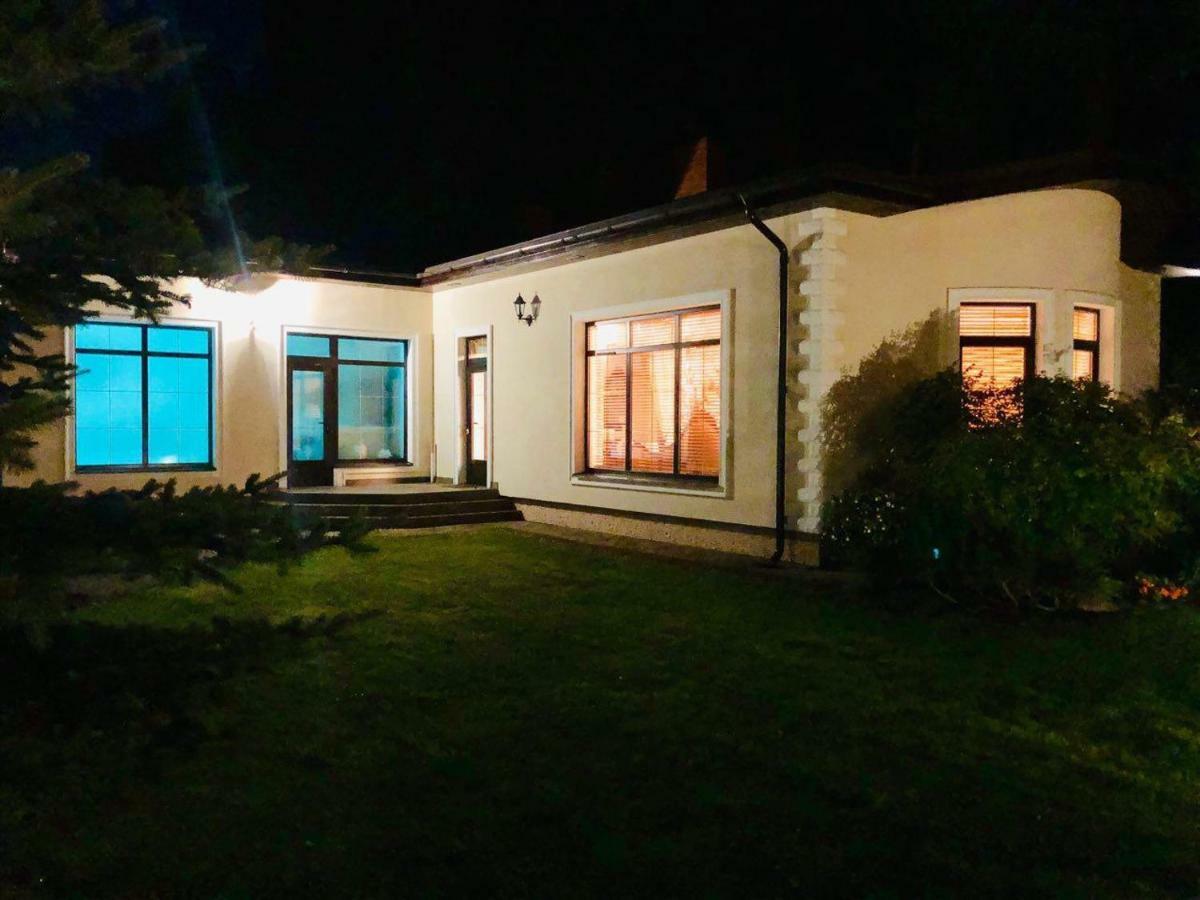 Guests House With Amazing Pool And Sauna Babīte Exterior foto